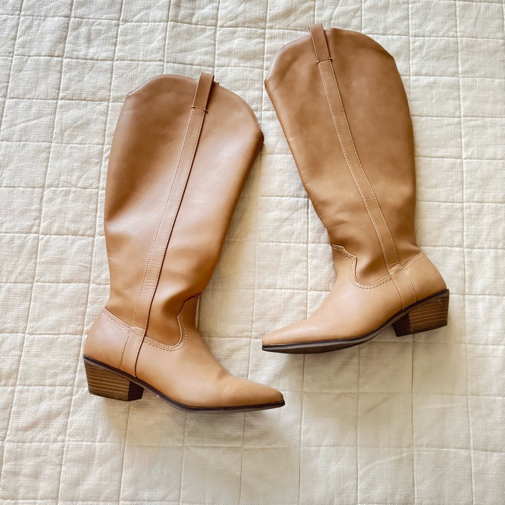 Women’s Light Brown Cowboy Boots Size 7.5